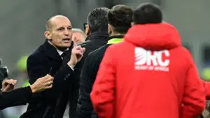 Massimiliano Allegri Sebut Cesc Fabregas Bocah Usai Insiden Kartu Merah di Laga AC Milan vs Como