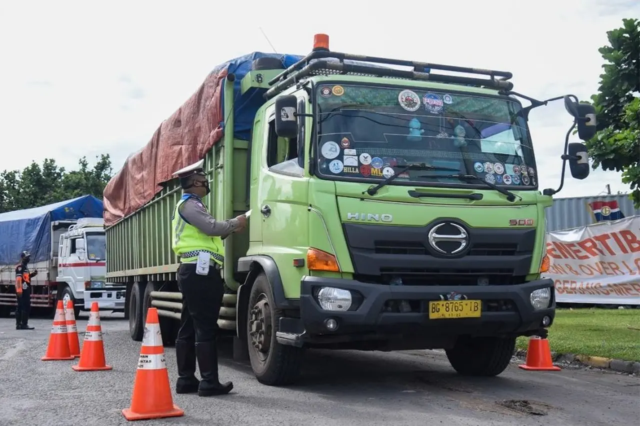Masyarakat Transportasi Indonesia Tegaskan Kualitas Konstruksi Buruk Jadi Penyebab Utama Kerusakan Jalan, Bukan Hanya Truk ODOL