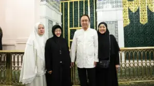 Megawati Soekarnoputri Berziarah ke Makam Nabi Muhammad SAW, Imam Besar Masjid Nabawi Pimpin Doa