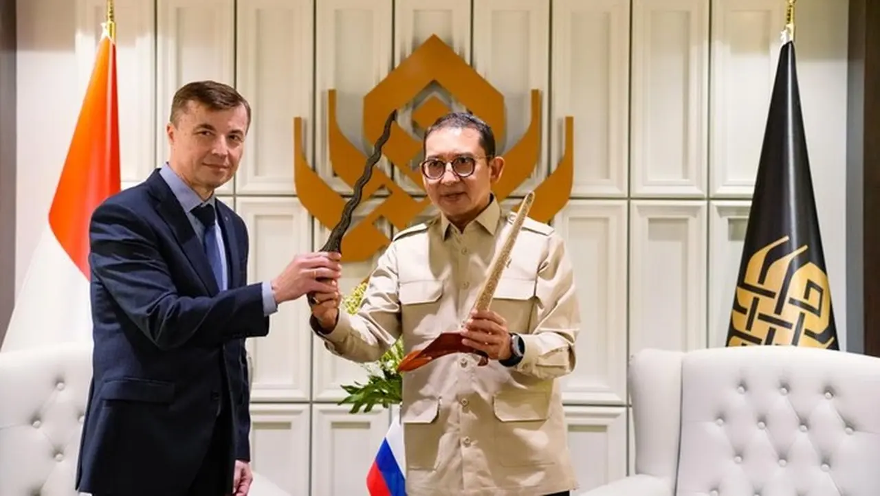 Menbud Fadli Zon Bahas Kerja Sama Budaya Indonesia-Rusia: Rencana Patung Chairil Anwar di St. Petersburg