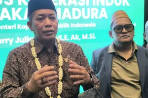 Menkop Soroti Peran KDMP dalam Ekonomi Desa: Dorong Produk Lokal dan Larang Ritel Modern Masuk