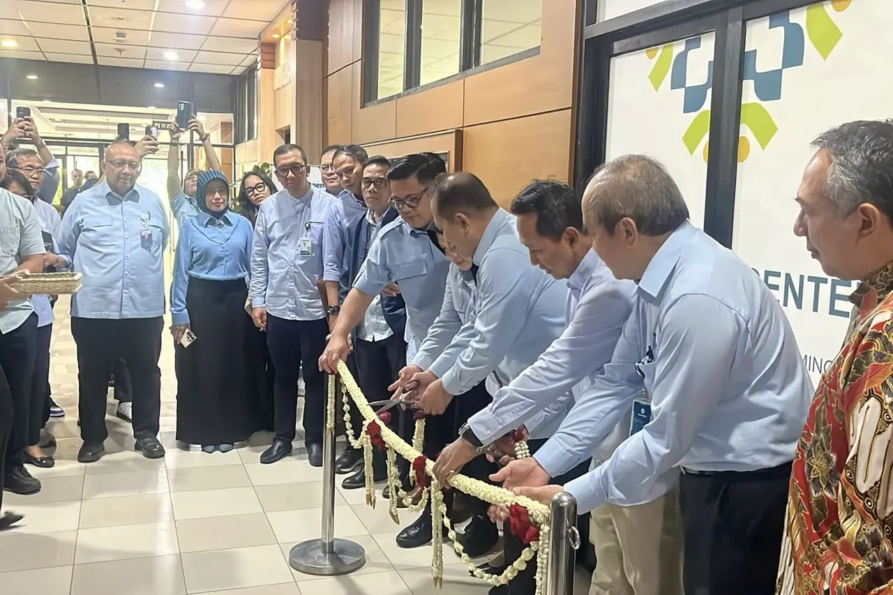 Menteri Koperasi Ferry Juliantono Rilis Layanan Chatbot dan Call Center untuk Aduan Koperasi