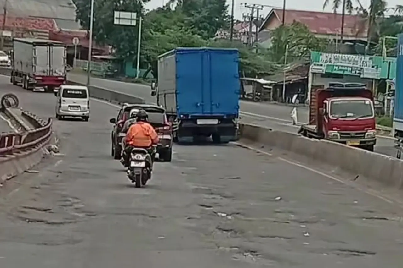 Menteri Pekerjaan Umum Dody Hanggodo Targetkan Jalur Pantura Barat Mulus H-10 Lebaran 2026 Menteri Pekerjaan Umum Dody Hanggodo Targetkan Jalur Pantura Barat Mulus H-10 Lebaran 2026