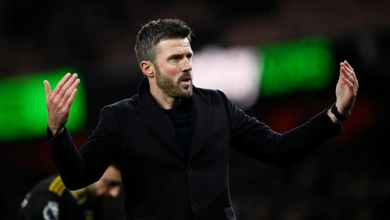 Michael Carrick Tanggapi Nazar Unik Fans Manchester United Jelang Laga Kontra West Ham United