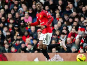 Michael Carrick Ungkap Alasan Kobbie Mainoo Selalu Jadi Starter Utama di Manchester United Sejak Januari 2026