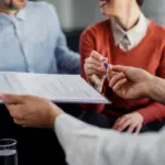 OJK dan Pengamat Soroti Lemahnya Tata Kelola Agen Asuransi yang Berisiko Rugikan Nasabah