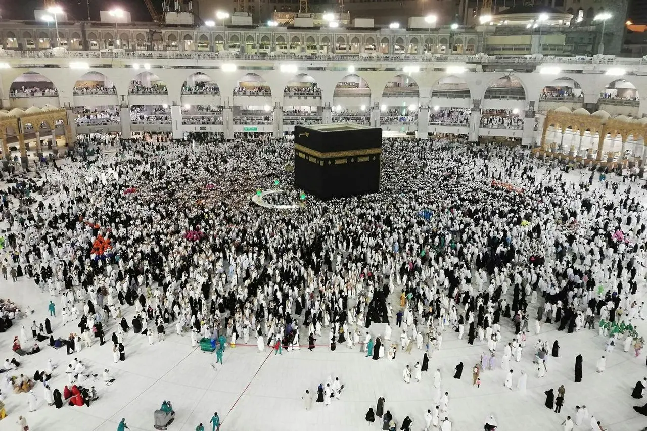 Otoritas Masjidil Haram dan Nabawi Buka Pendaftaran Iktikaf Ramadhan 1447 H Secara Daring