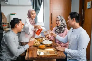 Pakar Gizi IPB Ungkap Strategi Menu Sahur Agar Tidak Cepat Lapar dan Tetap Bertenaga Saat Puasa