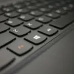 Panduan Lengkap Mengaktifkan Fitur On-Screen Keyboard di Windows dan MacOS Saat Keyboard Laptop Rusak