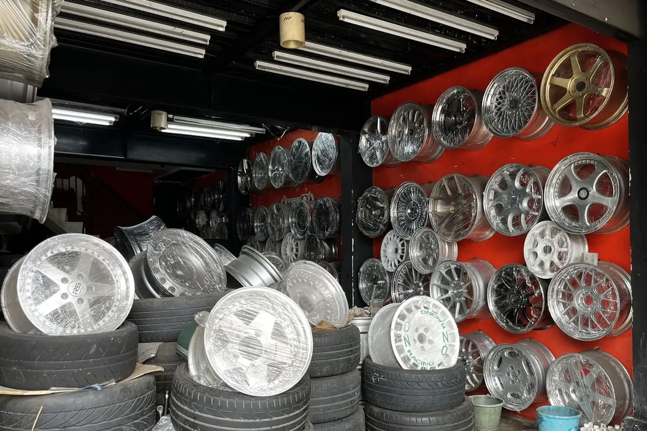 Pelek Mobil Penyok dan Retak: Pakar HWS Wheel Jelaskan Batasan Perbaikan dan Risiko Keselamatan