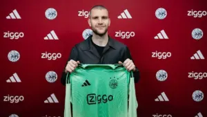 Peluang Debut Maarten Paes di Ajax Terbuka Lebar: Kiper Utama Cedera, Hadapi Mantan Klub NEC Nijmegen