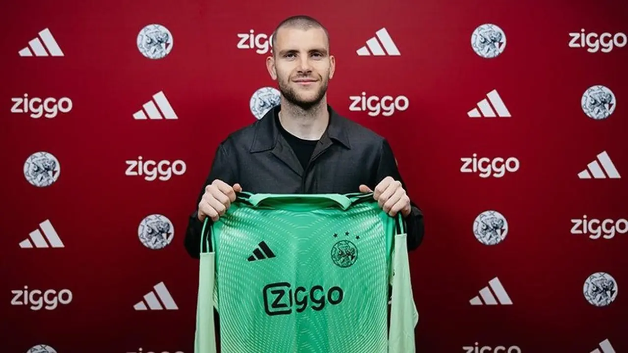 Peluang Debut Maarten Paes di Ajax Terbuka Lebar: Kiper Utama Cedera, Hadapi Mantan Klub NEC Nijmegen