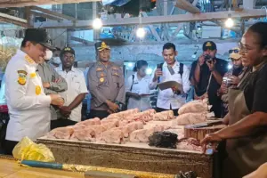 Pemerintah Kota Jayapura Pastikan Ketersediaan Bahan Pokok Aman Jelang Idul Fitri 1447 H, Harga Ayam dan Cabai Melonjak