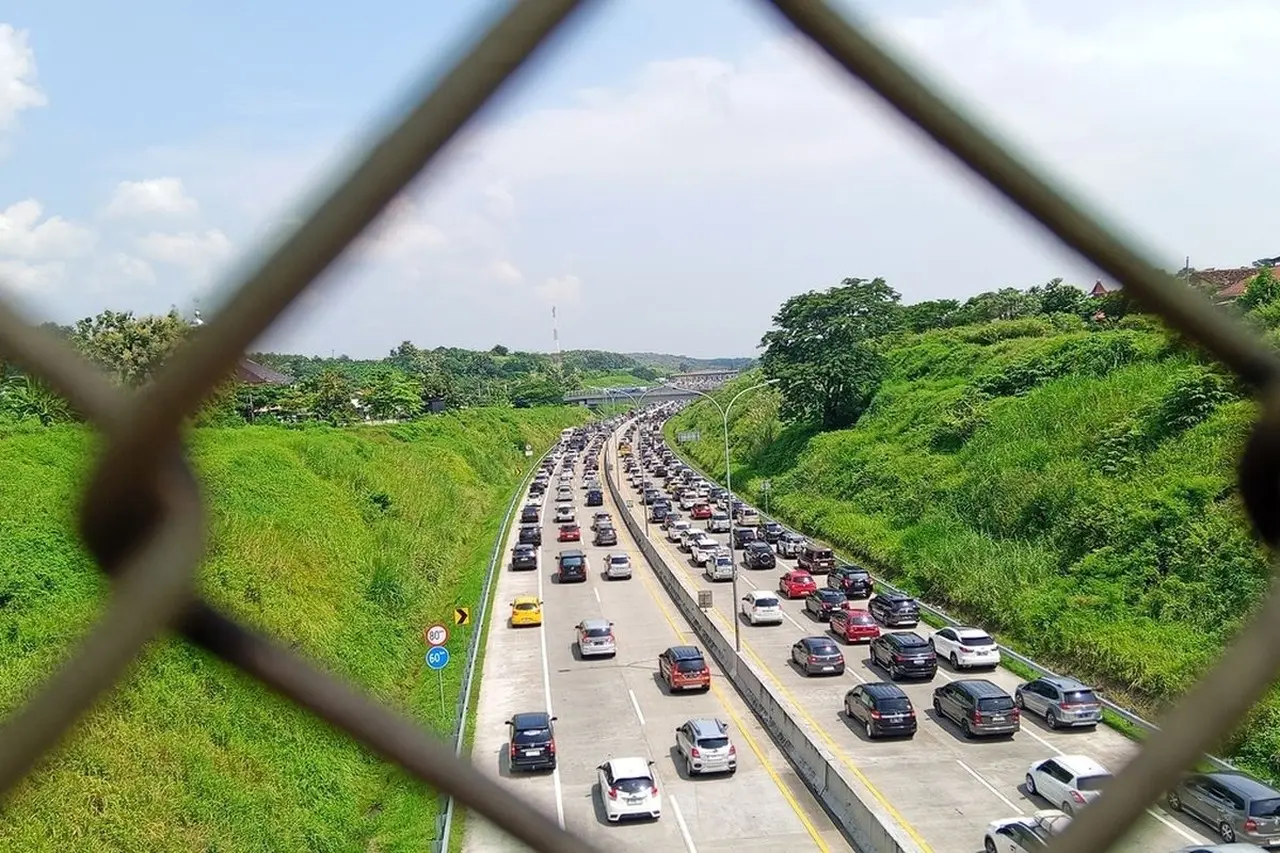 Pemerintah Perkuat Pengamanan Simpul Transportasi Jelang Mudik Lebaran 2026: Koordinasi Menhub dan Menko Polkam