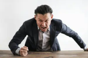 Penyebab Medis dan Tinjauan Islam Terkait Fenomena Emosi Fluktuatif Saat Menjalankan Ibadah Puasa