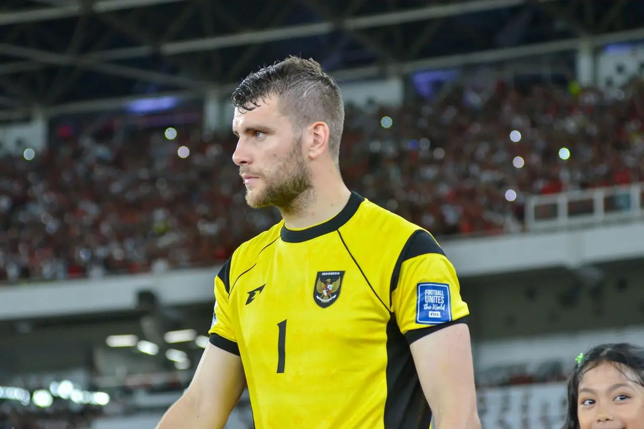 Pererat Kekompakan Tim, Ajax Sajikan Kuliner Nusantara: Maarten Paes Antusias, Landzaat Berbatik