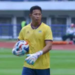 Persib Bandung Daftarkan I Made Wirawan Jadi Kiper Keempat Usai Adam Przybek Tersisih dari Skuad