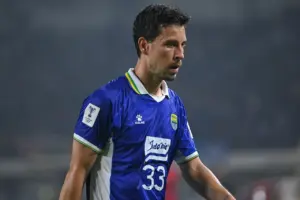 Persib vs Malut United: Eksekusi Penalti Thom Haye Bawa Maung Bandung Unggul 1-0 di Babak Pertama