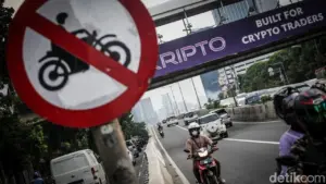 Polda Metro Jaya Buru Gerombolan Pemotor Perusak Portal JLNT Casablanca, Terancam Pidana Perusakan