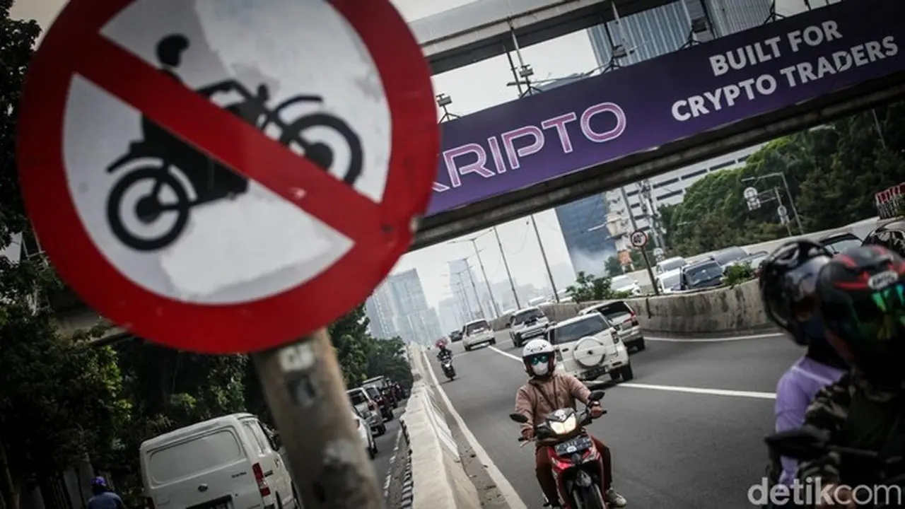 Polda Metro Jaya Buru Gerombolan Pemotor Perusak Portal JLNT Casablanca, Terancam Pidana Perusakan