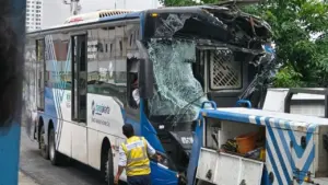 Polisi Jelaskan Kronologi Adu Banteng TransJakarta di Koridor 13: Sopir Mengaku Kelelahan dan Tertidur