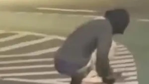 Polisi Usut Aksi Pria Bertopeng Bongkar Mata Kucing di Cawang, Sejumlah Fasilitas Jalan Hilang