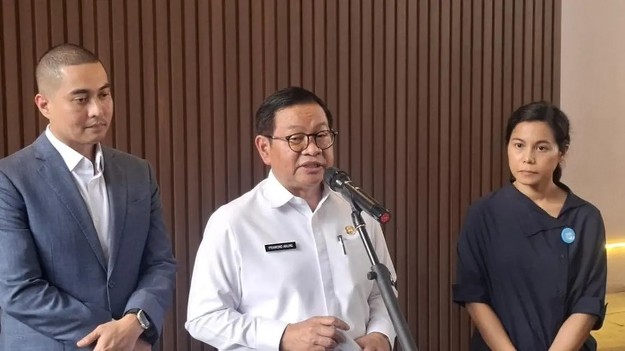 Pramono Anung Bakal Perbarui Truk Sampah Jakarta Jadi Armada Listrik Mulai Tahun Anggaran 2026