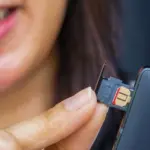 Pria China Ungkap Cara Ekstraksi Emas dari Limbah SIM Card, Hasilkan Rp 483 Juta dan Picu Kontroversi