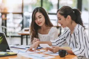 Prita Ghozie Soroti Pentingnya Tujuan Finansial Realistis bagi Anak Muda, Didukung Program SPARK ShopeePay-SeaBank