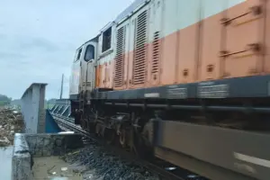 PT KAI Daop 4 Semarang Tutup Jalur Gubug–Brumbung Usai Banjir Rendam Rel dan Jembatan Utama