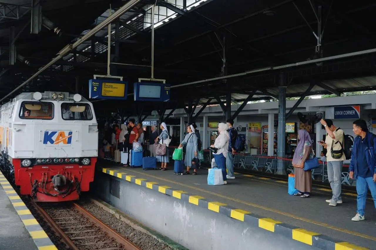 PT KAI Rilis Data Penjualan 724.965 Tiket Libur Imlek 2026, Stasiun Pasarsenen Jadi Titik Terpadat PT KAI Rilis Data Penjualan 724.965 Tiket Libur Imlek 2026, Stasiun Pasarsenen Jadi Titik Terpadat