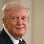 Rangkuman Unik Global: Tarif Bertemu Trump Rp 168 Miliar hingga Sidang Pelaku Kembar di Perancis