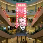 Sambut Tahun Kuda, Pemuda China Populerkan Tren Draco Malfoy dan Boneka Kuda Sedih di Imlek 2026