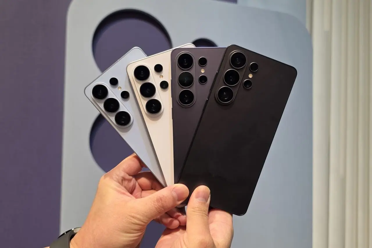 Samsung Galaxy S26 Ultra Resmi Meluncur: Layar Anti-intip dan Kamera Lebih Canggih Hadir di Indonesia Samsung Galaxy S26 Ultra Resmi Meluncur: Layar Anti-intip dan Kamera Lebih Canggih Hadir di Indonesia