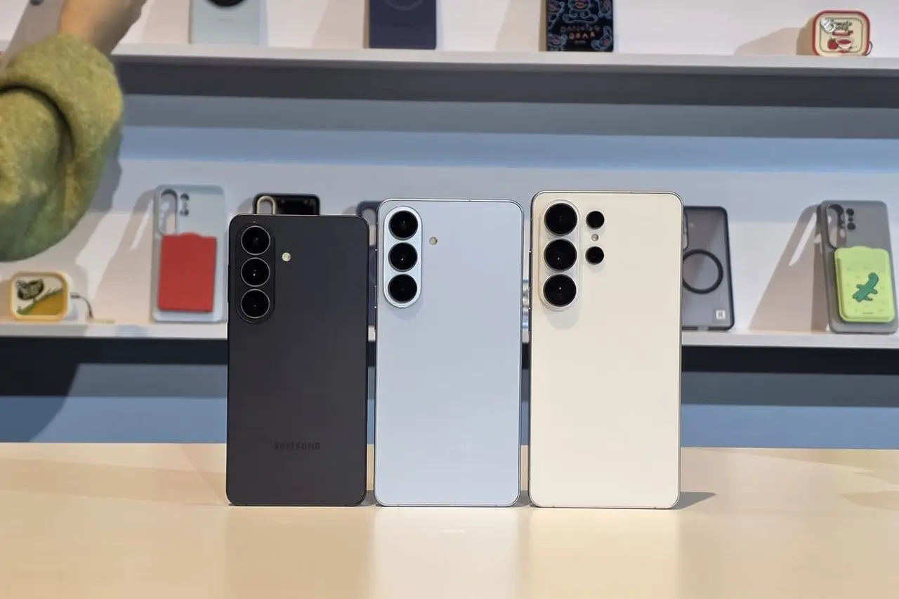 Samsung Resmi Luncurkan Galaxy S26 dan S26 Plus, Usung Chipset 2nm Pertama di Dunia Samsung Resmi Luncurkan Galaxy S26 dan S26 Plus, Usung Chipset 2nm Pertama di Dunia