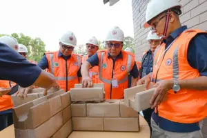 SIG Umumkan Pengiriman 36.000 Bata Interlock Presisi untuk Percepat Pembangunan Huntap di Padang