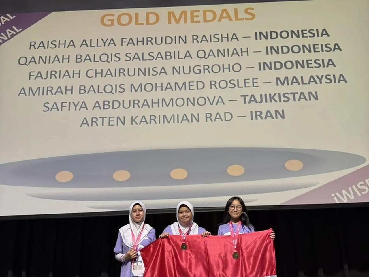 SMP Labschool Kebayoran Ukir Prestasi Gemilang, Boyong Dua Emas dari Ajang iWiSE Global Final 2026 Dubai
