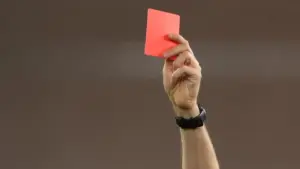 Soroti Kartu Merah Gift Orban, Laga Parma vs Hellas Verona Diwarnai Keputusan Wasit Kontroversial