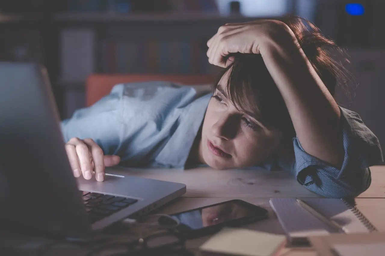 Studi UK Biobank: Kebiasaan Begadang Tingkatkan Risiko Serangan Jantung Hingga 16 Persen Terbaru