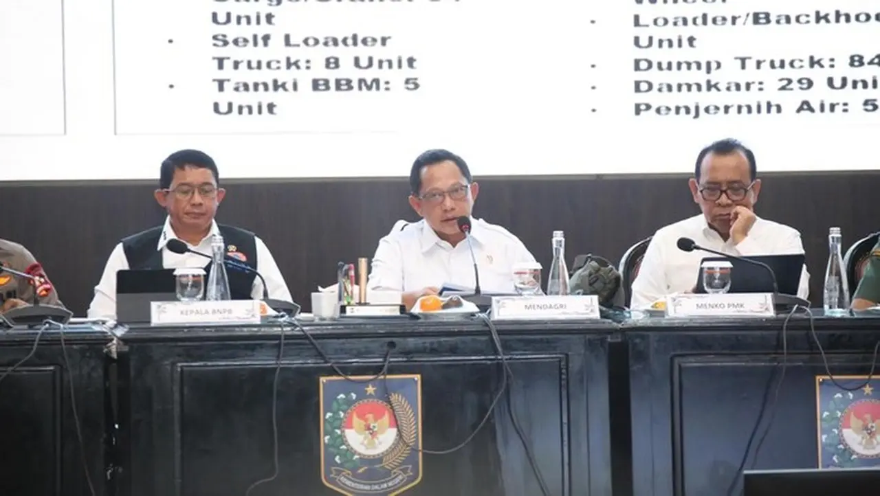 Tito Karnavian Ungkap Pembersihan Lumpur Jadi Kunci Pemulihan Ekonomi Pascabencana Sumatera Tito Karnavian Ungkap Pembersihan Lumpur Jadi Kunci Pemulihan Ekonomi Pascabencana Sumatera