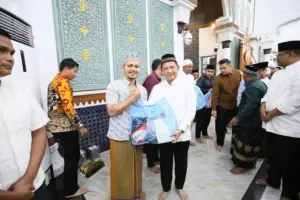 Tito Karnavian Ungkap Progres Pemulihan Pascabencana Sumatera, Salurkan Bantuan di Masjid Raya Baiturrahman