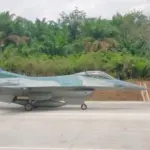 TNI AU Sukses Uji Coba Pendaratan Pesawat Tempur F-16 dan Super Tucano di Jalan Tol Trans Sumatera