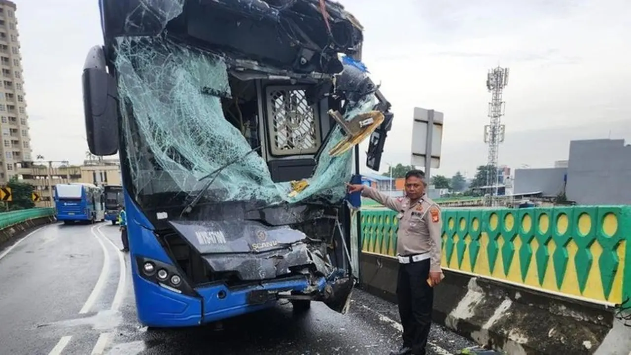 TransJakarta Umumkan 23 Korban Tabrakan di Jalur Layang Koridor 13 Sudah Dipulangkan dari Rumah Sakit