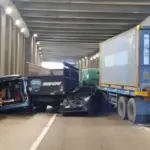 Truk Trailer Seruduk 6 Kendaraan di Underpass Tol Jagorawi KM 47, Lalu Lintas Arah Jakarta Sempat Ditutup