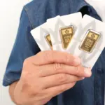 Update Harga Emas Antam Hari Ini: Turun Signifikan ke Level Rp 2,90 Juta per Gram