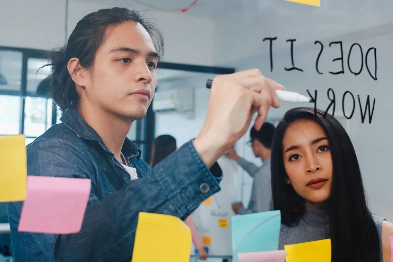 Update Tren: Daftar 88 Negara Bebas Visa Paspor Indonesia dan Prediksi Awal Ramadhan 1447 Hijriah