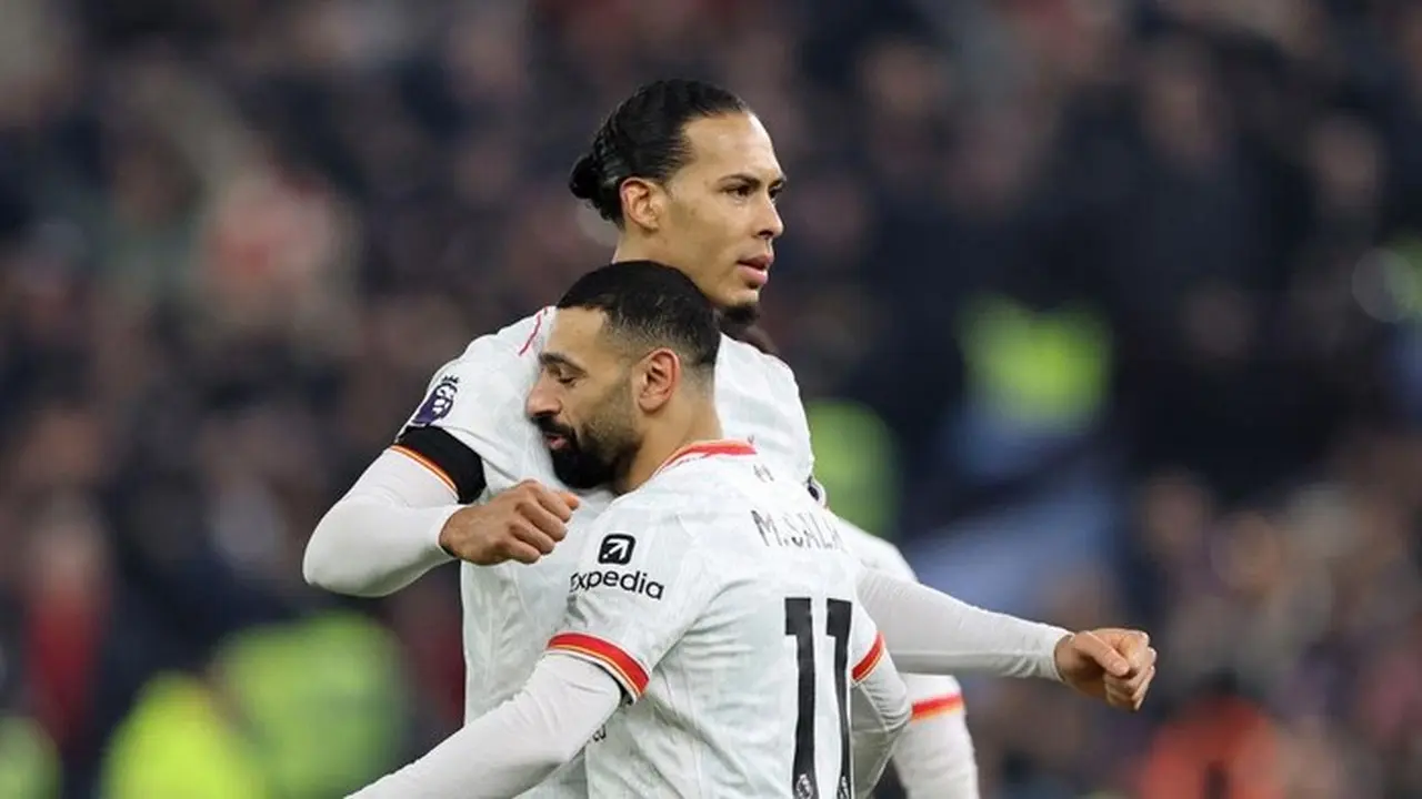 Virgil van Dijk Berharap Mohamed Salah Bertahan di Liverpool Usai Tampil Gemilang di Piala FA