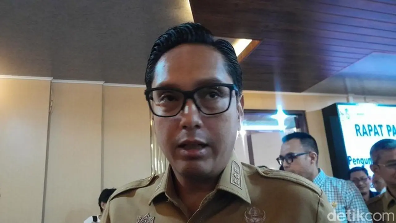 Wali Kota Medan Jelaskan Kebijakan Daging Nonhalal: Bantah Larangan, Siapkan Lapak Gratis dan Penataan Wali Kota Medan Jelaskan Kebijakan Daging Nonhalal: Bantah Larangan, Siapkan Lapak Gratis dan Penataan