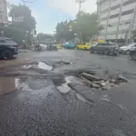 Waspada! Ini Komponen Kaki-Kaki Mobil yang Cepat Aus Akibat Hantaman Jalan Berlubang