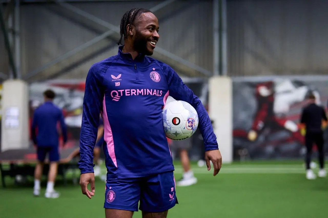 Analis Sepak Bola Soroti Penampilan Buruk Raheem Sterling dan Pertanyakan Strategi Robin van Persie di Feyenoord Analis Sepak Bola Soroti Penampilan Buruk Raheem Sterling dan Pertanyakan Strategi Robin van Persie di Feyenoord